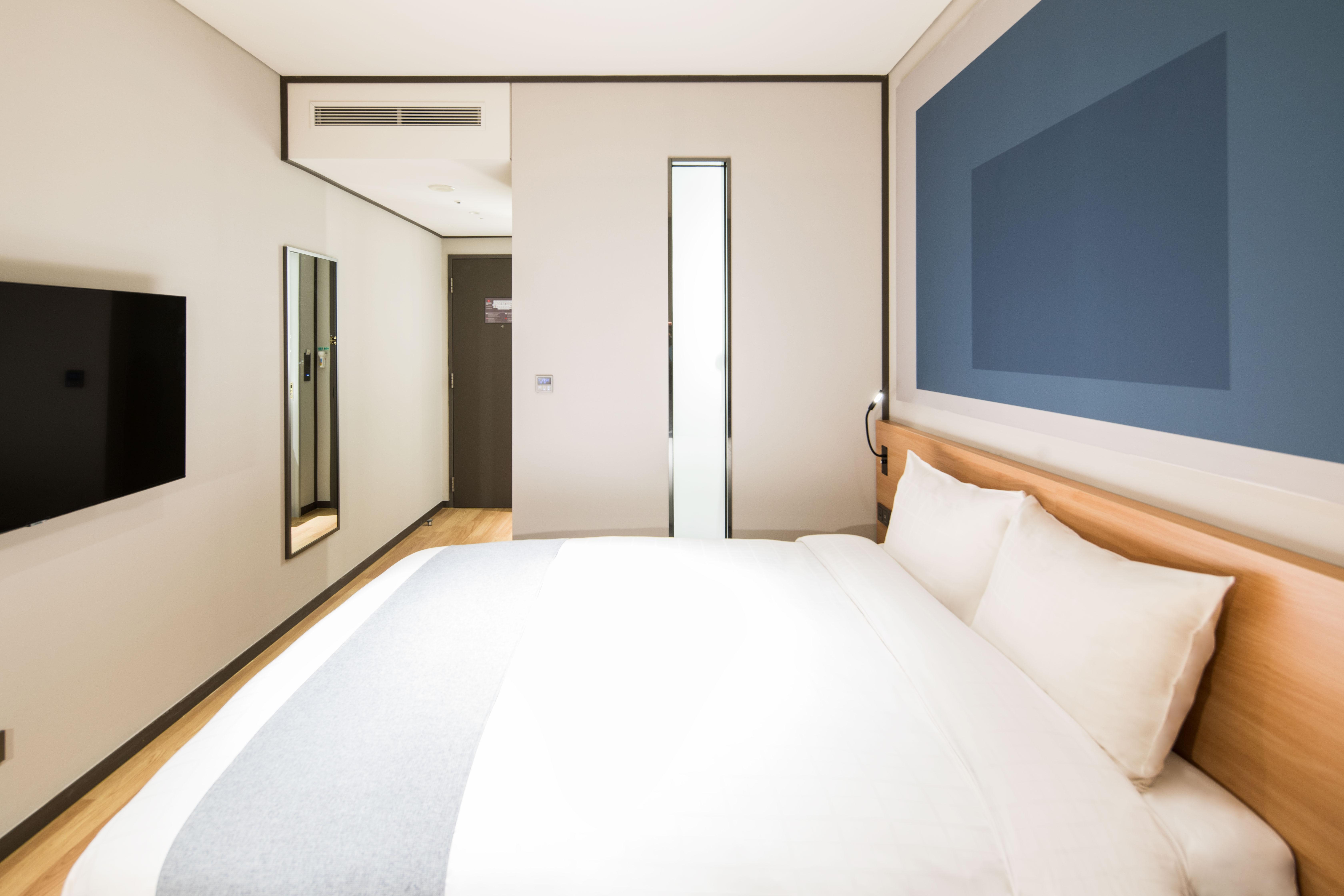 Ibis Ambassador Suwon Hotel Екстериор снимка